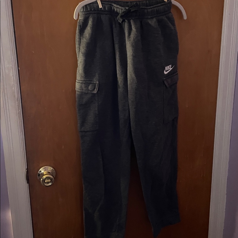 Boy’s Nike Gray Cargo Joggers - Picture 13 of 15